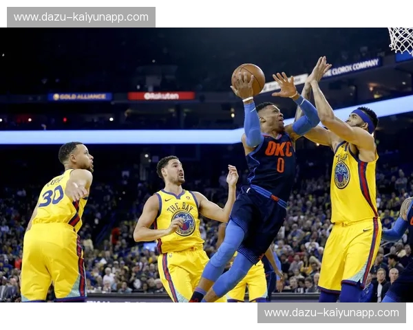 巅峰对决的每一秒颤栗:雷霆vs勇士全场录像中隐藏的篮球密码 巅峰对决的每一秒颤栗:雷霆vs勇士全场录像中隐藏的篮球密码